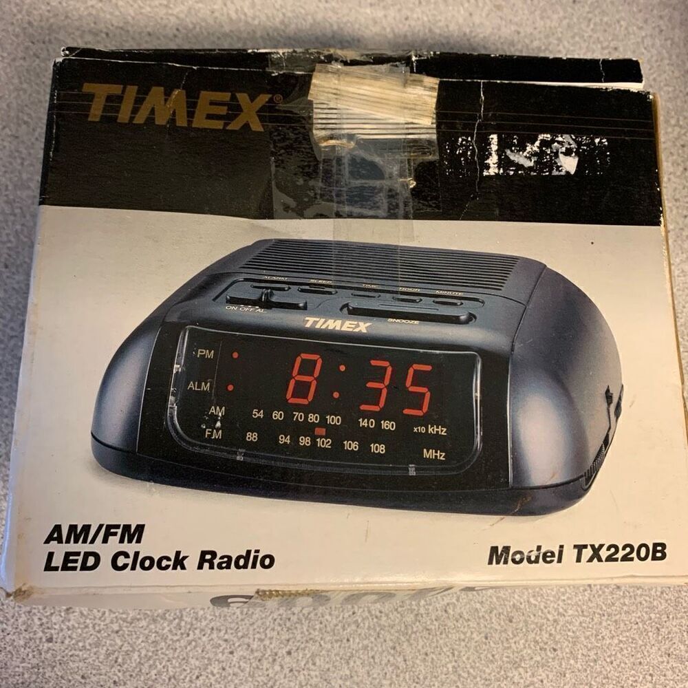 Timex Model TX220B Vintage AM/FM LED Clock Radio